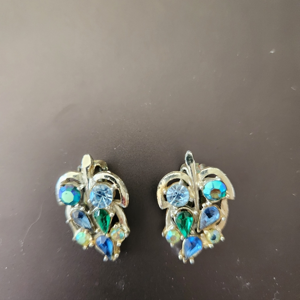 Vintage Lisner Clip-on Earrings